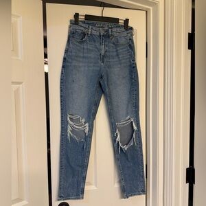 American Eagle Outfitters Women's Blue Distressed Jeans size 2 regular